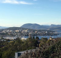 The View - Stylish cosy - Accommodation in Brisbane