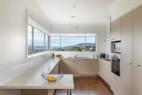 City Lights - Accommodation in Brisbane 8