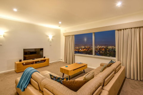 City Lights - Accommodation in Brisbane 1