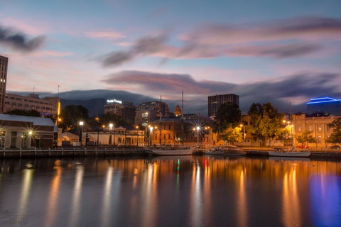 Omaroo House - Panoramic Water Views - Accommodation in Brisbane 34