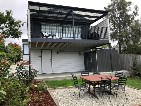 Omaroo House - Panoramic Water Views - Accommodation in Brisbane 31