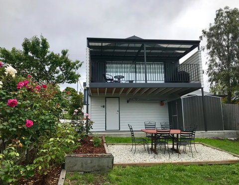 Omaroo House - Panoramic Water Views - Accommodation in Brisbane 32