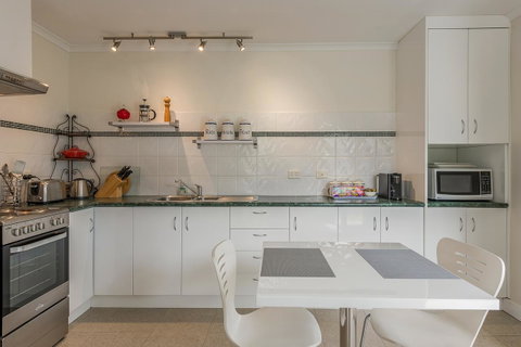 Moonrise View Apartment - Accommodation in Brisbane 4