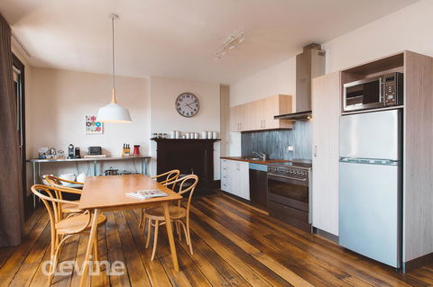 Devine Stays - Westside Apartment On Elizabeth - Accommodation in Brisbane 0