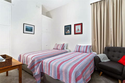WEST NEST | Classic 3BR Hobart Terrace BEST Location, View, Close To City - Accommodation in Brisbane 12