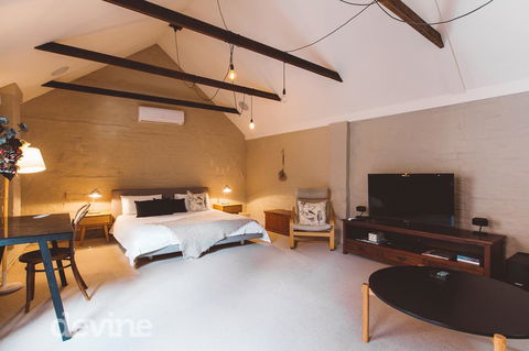 Devine Stays - Hayloft On ELizabeth - Accommodation in Brisbane 1