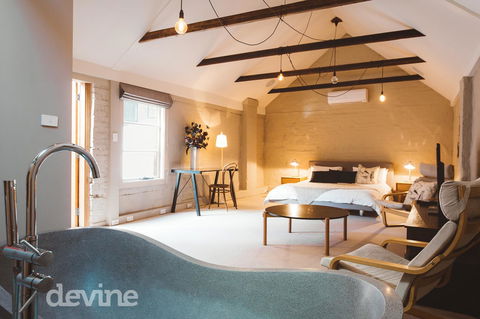 Devine Stays - Hayloft On ELizabeth - Accommodation in Brisbane 13