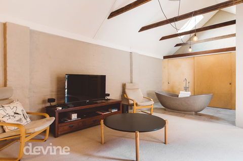 Devine Stays - Hayloft On ELizabeth - Accommodation in Brisbane 0