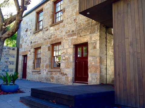 Blue Magnolia - Accommodation in Brisbane 1