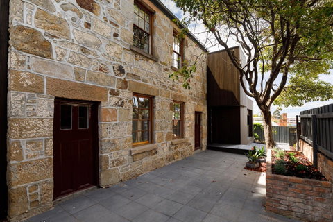 Blue Magnolia - Accommodation in Brisbane 2