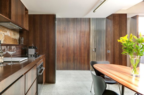 Stone Flower - Accommodation in Brisbane 18