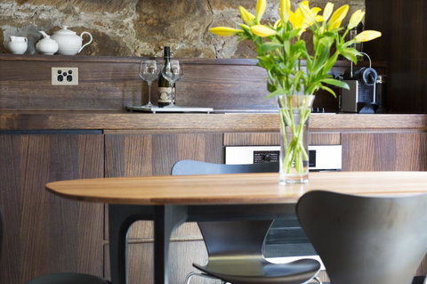 Stone Flower - Accommodation in Brisbane 3