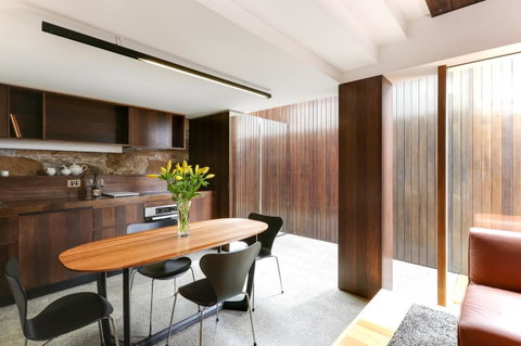Stone Flower - Accommodation in Brisbane 2