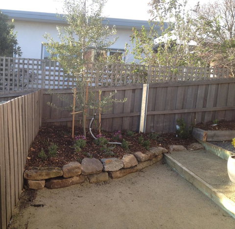 Stone Flower - Accommodation in Brisbane 11