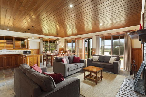 Apollo Bay Cottages - Accommodation in Brisbane 2