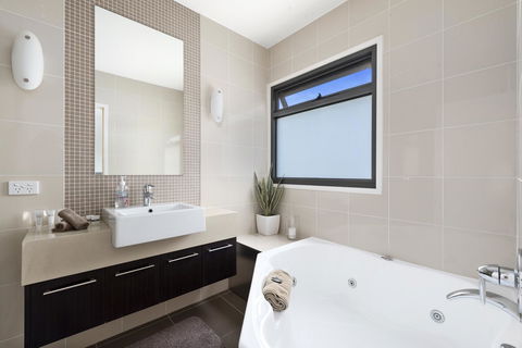 Apollo Bay Cottages - Accommodation in Brisbane 8