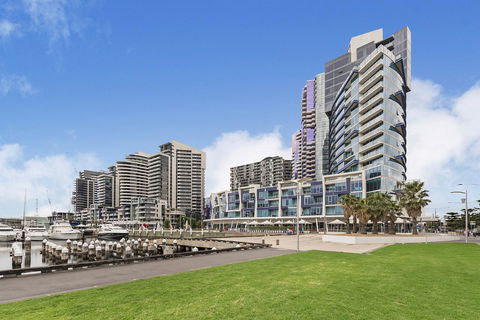 Docklands Private Collection - NEWQUAY - Accommodation in Brisbane 0