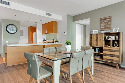 Docklands Private Collection - NEWQUAY - Accommodation in Brisbane 1