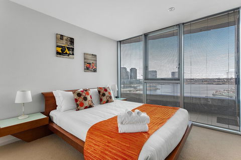 Docklands Private Collection - NEWQUAY - Accommodation in Brisbane 4