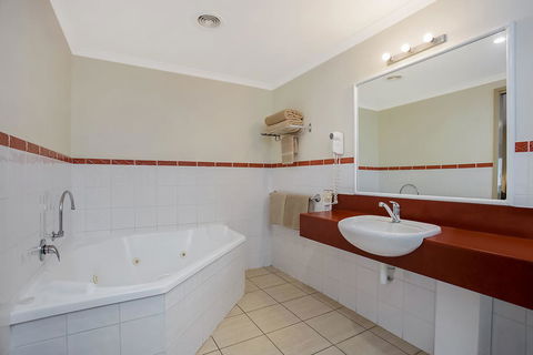 Comfort Inn Warrnambool International - Accommodation in Brisbane 11