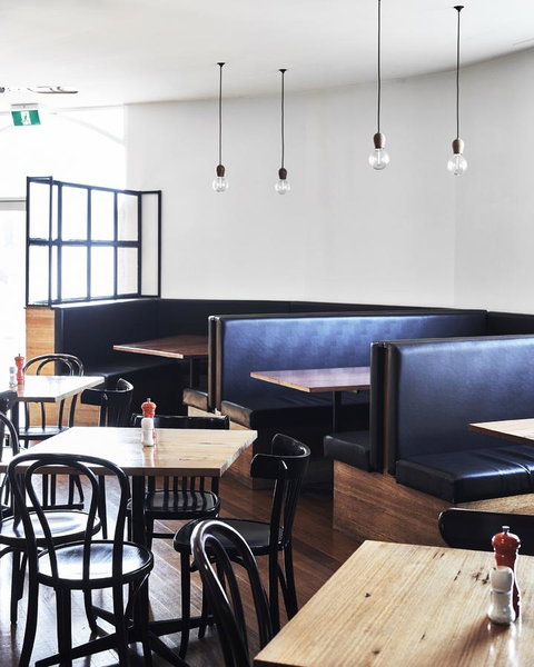 Plough Hotel - Accommodation in Brisbane 13
