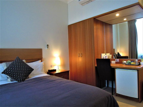 Plough Hotel - Accommodation in Brisbane 7