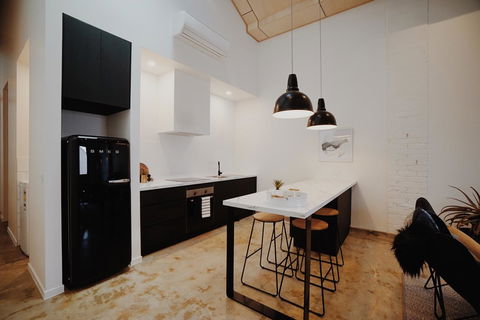 THE WAREHOUSE APARTMENTS - Accommodation in Brisbane 11