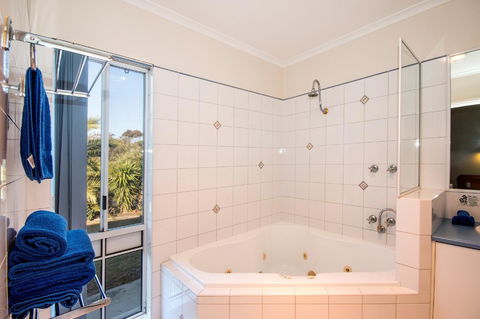 Torquay Tropicana Motel - Accommodation in Brisbane 17