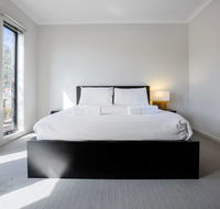 Point Cook Home with a Lovely View in Salt Water - Accommodation in Brisbane