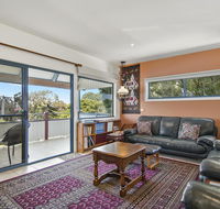 Black Dolphin Beach Penthouse - Accommodation in Brisbane