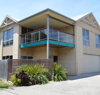 Ocean View Beach house - Accommodation in Brisbane
