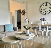 The Wheelhouse - 2BR Waterfront Apt in town - Accommodation in Brisbane