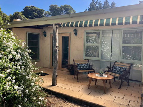 The Coach House - Accommodation in Brisbane 0