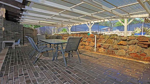 The Court 4 - Lazy Dayz - Accommodation in Brisbane 3