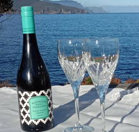 the cove... on the rocks at Port Arthur - Accommodation in Brisbane