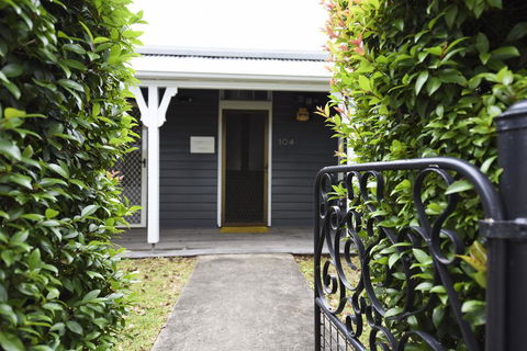 The Grey House - Accommodation in Brisbane 2
