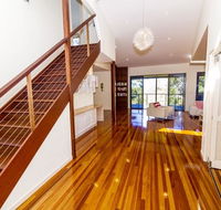 The Holiday House - Accommodation in Brisbane