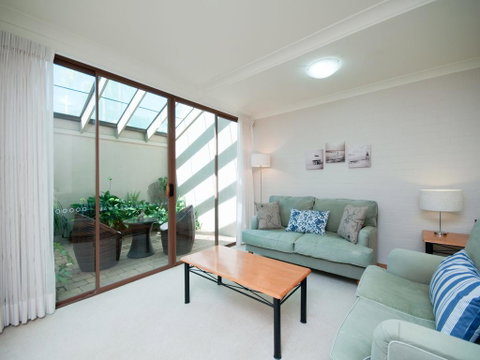 The Moorings, 5/4 Cromarty Road - Accommodation in Brisbane 2