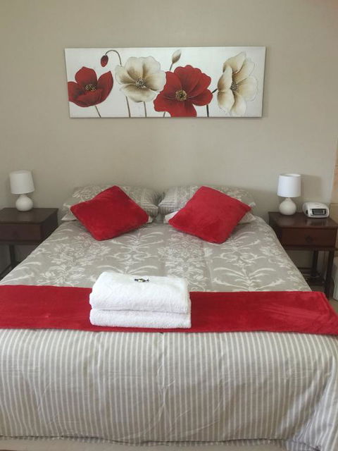 The Nosh & Nod - Avon Terrace - Accommodation in Brisbane 3