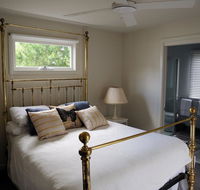 The Red Feather Inn - Accommodation in Brisbane