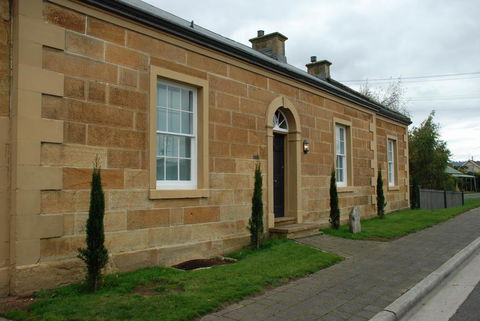 The Red Feather Inn - Accommodation in Brisbane 1