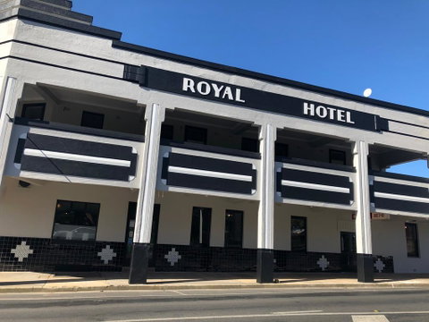 The Royal Hotel, Drouin - Accommodation in Brisbane 1