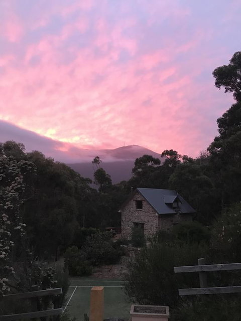 The Stone Cottage (with Tennis Court) - Accommodation in Brisbane 0