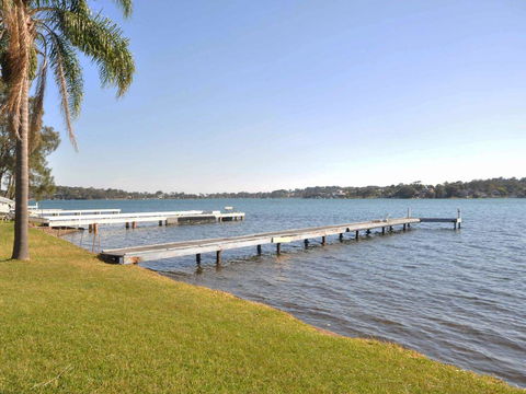 The Studio On The Lake @ Fishing Point, Lake Macquarie - Honestly Put The Line In And Catch Fish - Accommodation in Brisbane 0
