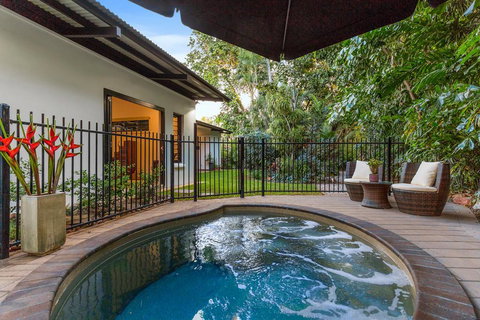 The Tropical Sanctuary - Accommodation in Brisbane 0