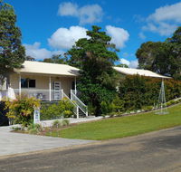 Tinaroo Sunset Retreat - Accommodation in Brisbane