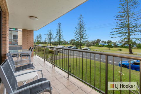 TRADEWINDS 1 - Accommodation in Brisbane 3