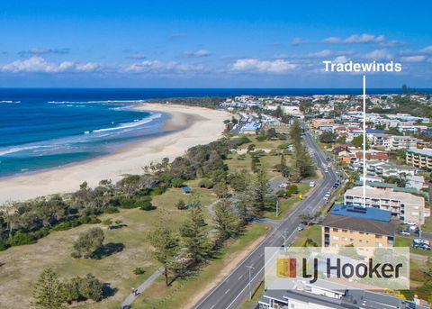 TRADEWINDS 1 - Accommodation in Brisbane 0