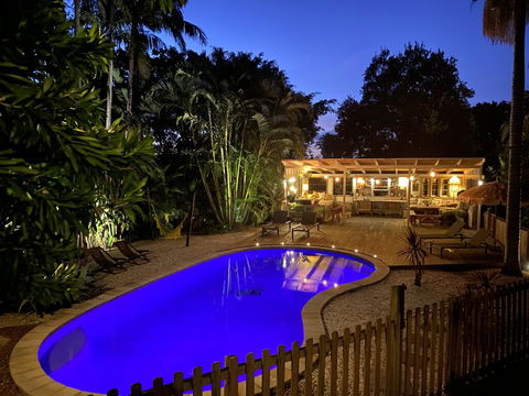 Treehouse On Plantation - Accommodation in Brisbane 1