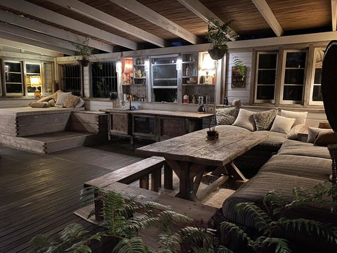 Treehouse On Plantation - Accommodation in Brisbane 2